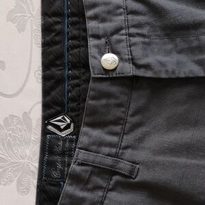 Volcom Men's Cotton Grey Window-pane Patterned Corpo Class Shorts 36